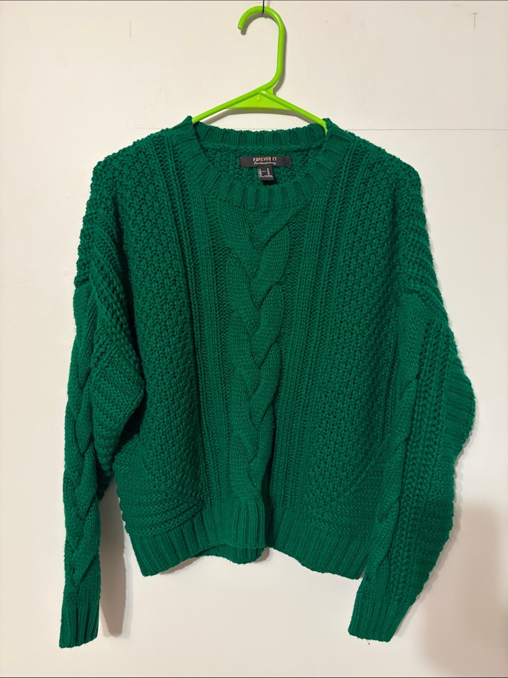 Forever 21 Emerald Green Cable Knit Crewneck Sweater. Med